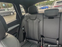 This Audi Q5 boasts a Intercooled Turbo Gas/Electric I-4 2.0 L/121 engine powering this Automatic tr... (image 8)