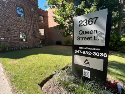 Studio Apartment for Rent - 2367 QUEEN ST E