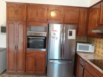 Portes d'armoires de cuisine, bois (Chene rouge), View more