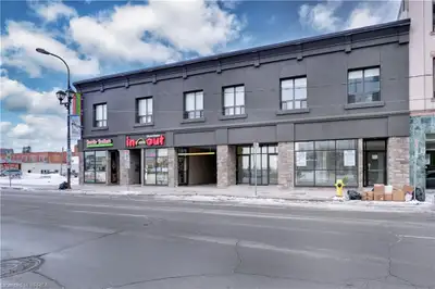 *We’re agent‑friendly and open to commission splits. Welcome to this beautifully designed 2 bedroom...