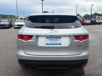 The 2018 Jaguar F-PACE 25t AWD Premium is a remarkable SUV that perfectly balances luxury and perfor... (image 4)