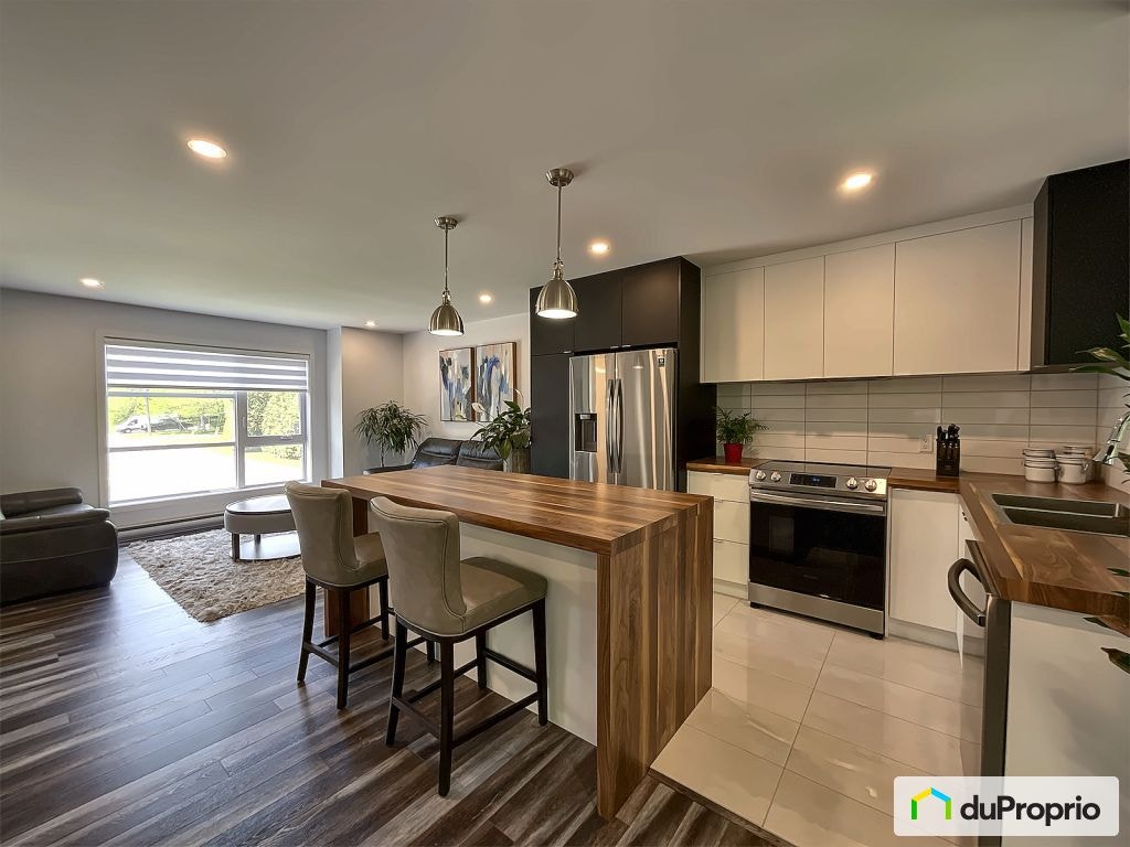 $929,000 - 2 Storey for sale in St-Amable — photo 2