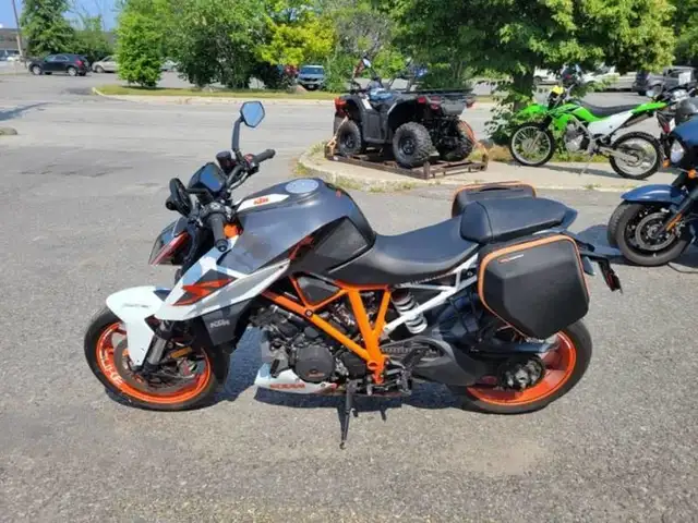 2017 KTM 1290 Super Duke R in Sport Touring in Ottawa - Image 3