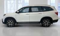Calgary Honda is proud to be an AMVIC Licensed Dealer. Engine: V6 Cylinder Engine 3.5L L/100Km City:... (image 2)