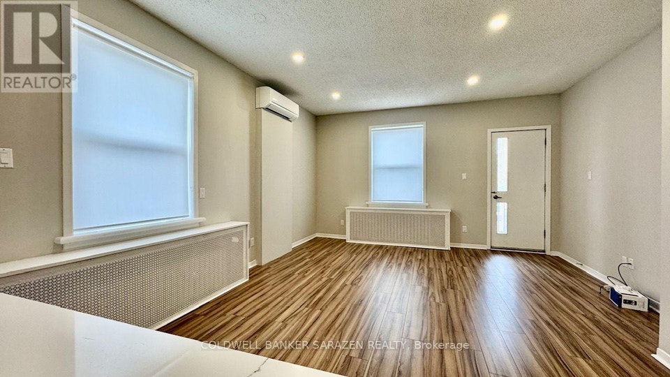 4 - 58 PARENT AVENUE Ottawa, Ontario 3