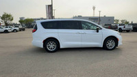 This 2025 JEEP COMPASS LATITUDE LUX 4X4 has the following options Leatherette Seats, Remote Start Sy... (image 9)
