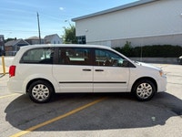 1 OWNER GOVERNMENT VAN!! ONLY 80,000KM ALL ORIGINAL SE CANADA VALUE PACKAGE!! 7 PASSENGER! FULL POWE... (image 5)
