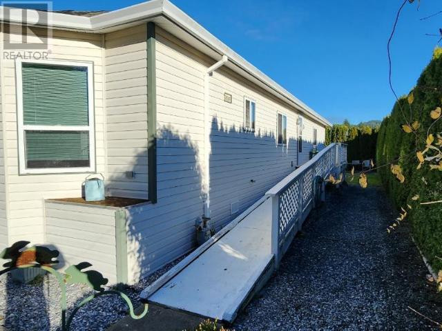 261-7575 DUNCAN STREET Powell River, British Columbia in Houses for Sale in Powell River District - Image 3