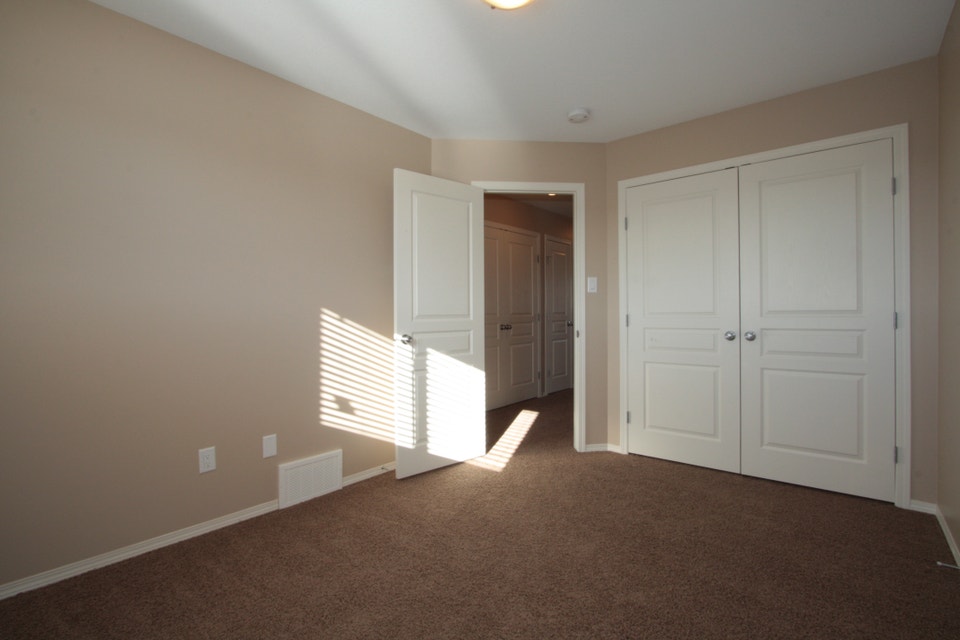 Southend Sask Townhouse with Garage! 5