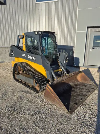 2020 John Deere 325G, 2476 hrs, Tracks are in great condition, joystick control switchable from ISO...