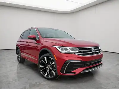 NAVIGATION, PANORAMIC ROOF, BLUETOOTH CONNECTION, ADAPTIVE CRUISE CONTROL, LED HEADLIGHTS Do you nee...