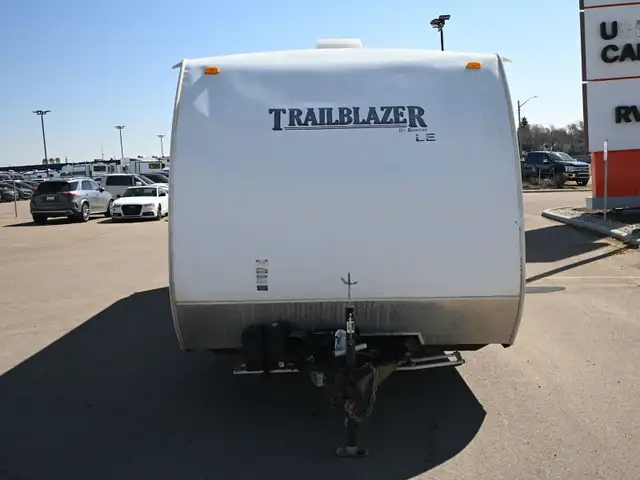 2010 Trailblazer T240S in Travel Trailers & Campers in St. Albert - Image 3