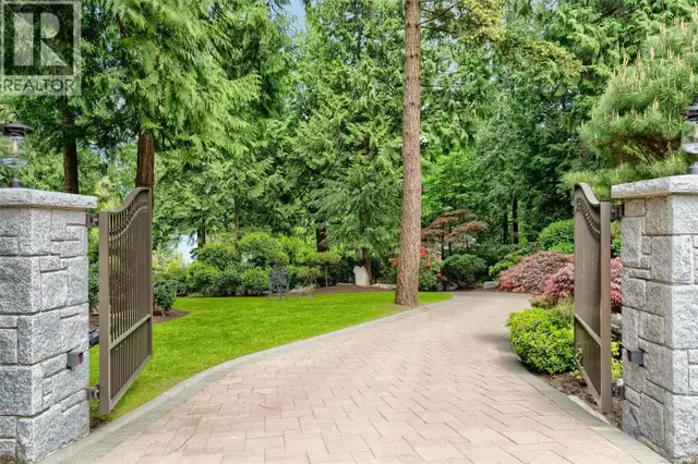 960 Lands End End North Saanich, British Columbia in Houses for Sale in Victoria - Image 7