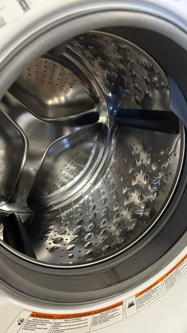 Whirlpool Stackable  27”  Front Load Washer&Dryer  in Washers & Dryers in Kitchener / Waterloo - Image 7