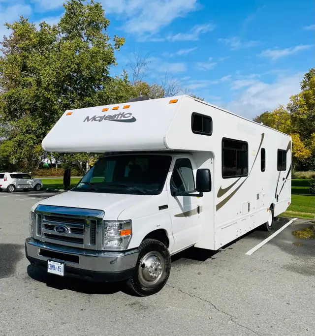 2018 Thor Majestic 28A, class C motorhome, 30 ft in RVs & Motorhomes in Delta/Surrey/Langley - Image 2