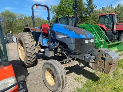 100hp, 2wd, 2 rear remotes , 3 point hitch/PTO in working order - Consignment unit , no HST HOURS: 9...