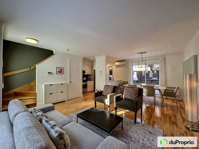 $679,000 - Townhouse for sale in Ville-Marie (downtown, old Mtl) — photo 1