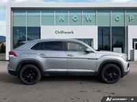 This Volkswagen Atlas Cross Sport delivers a Intercooled Turbo Premium Unleaded I-4 2.0 L/121 engine... (image 6)