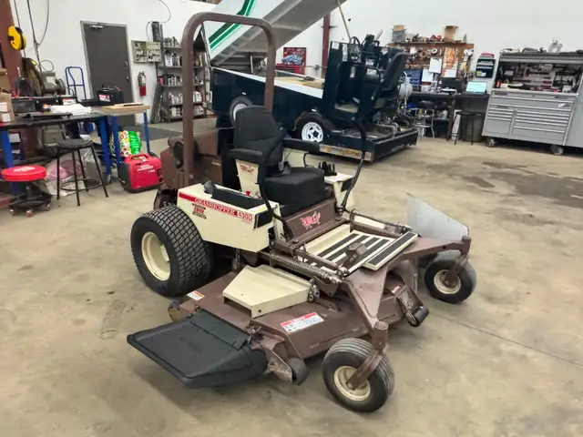 GRASSHOPPER MODEL 430D ZERO TURN MOWER-JOHN DEERE,KUBOTA ETC in Lawnmowers & Leaf Blowers in Regina - Image 5