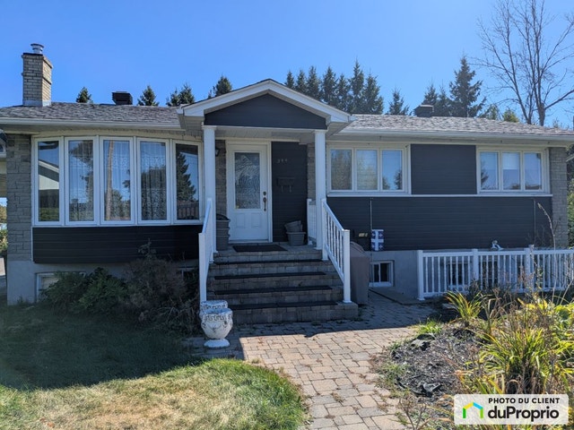 $468,438 - Bungalow for sale in Lachute — photo 1