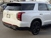 This ONE OWNER ACCIDENT FREE LOW KM Hyundai Palisade URBAN comes fully loaded with a reliable and re... (image 4)