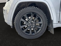 Make a bold, blacked-out statement with this 2021 Jeep Grand Cherokee Altitude. This popular trim le... (image 8)