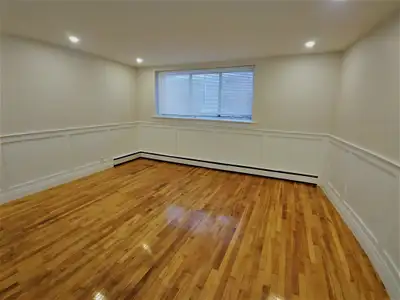 Spacious Bacheroler Apartment for rent !