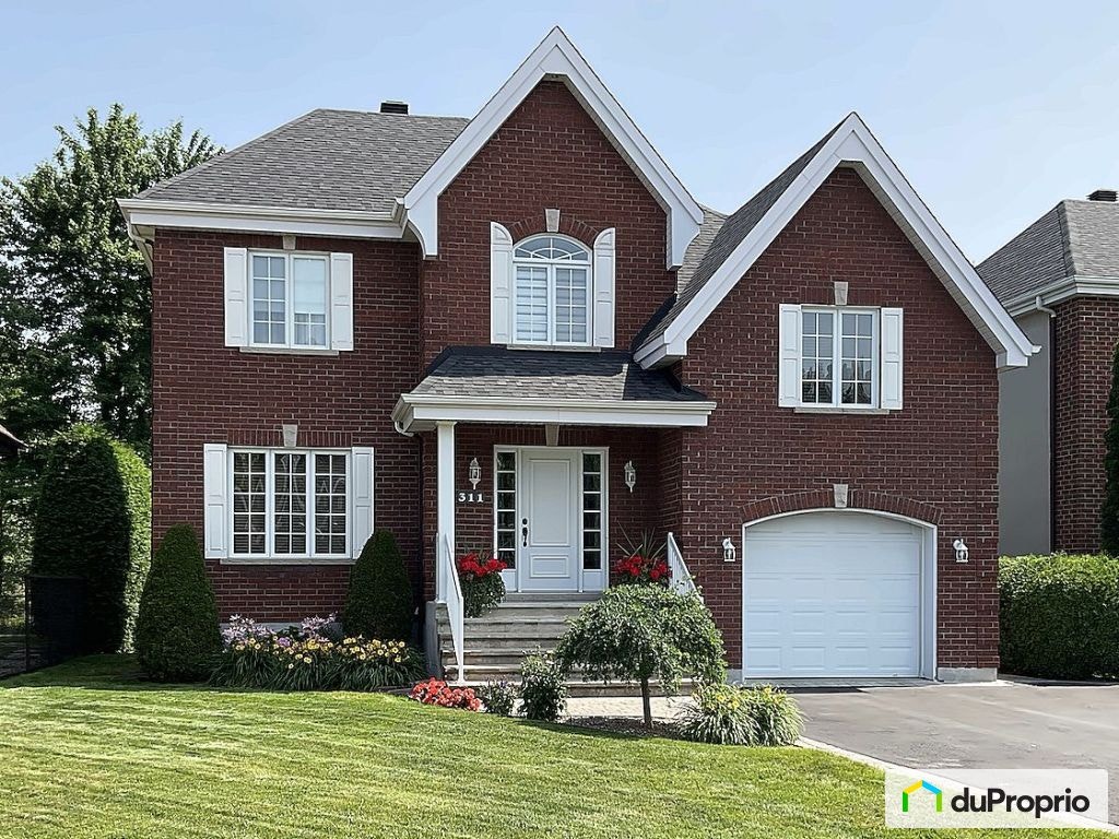 $895,000 - 2 Storey for sale in St-Jean-sur-Richelieu (St-Luc) — photo 1