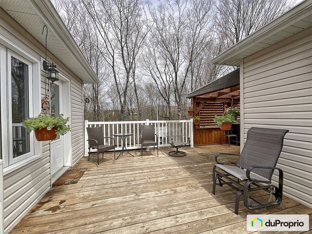 $585,000 - Bungalow for sale in Ste-Catherine-de-la-JC — photo 2