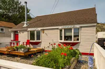 Comfortable 2-Bedroom, 1-Bathroom Home | 804 Cook St, Whitehorse, YT Y1A 2S2 | $2,200 / month Welcom...