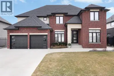Award-winning craftsmanship by J. Rauti Custom Homes. This impressive two-storey custom home feature...