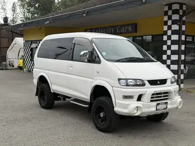 This is a 2004 Mitsubishi Delica Space Gear Chamonix 4x4 3.0 V6 gas that we just imported from Japan...