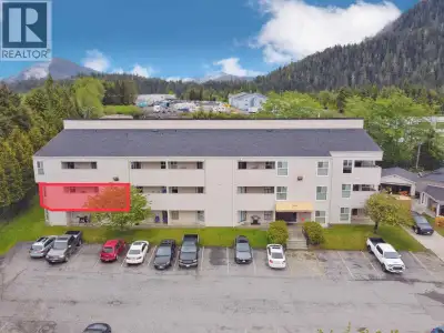 * PREC - Personal Real Estate Corporation. This two bedroom, one bath condo unit is located in a des...