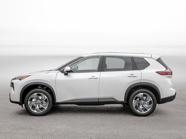 2025 Nissan Rogue SV MOONROOF in Cars & Trucks in Oshawa / Durham Region - Image 3