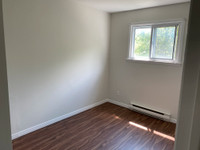 454 Oak Street in Collingwood is a safe, quiet low rise rental apartment building located near in a... (image 4)