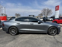 Drive with confidence and embrace every journey in this remarkable 2020 Volvo S60 Momentum. Boasting... (image 4)