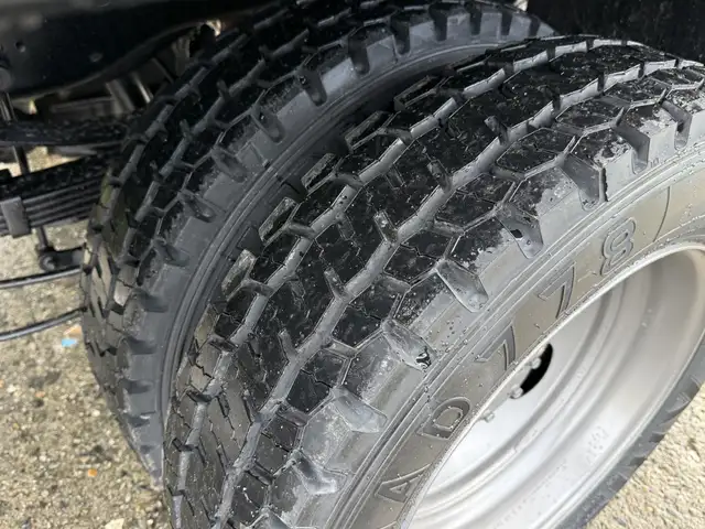 2017 Ford F-450 Super Duty XL 4x4 Crew Cab 9 Foot Dump Truck in Heavy Trucks in Regina - Image 43