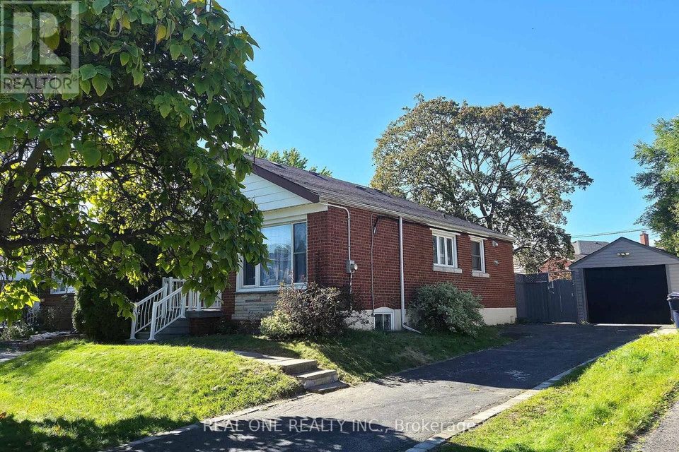 MAIN LEVEL - 15 CASTILLE AVENUE Toronto (Wexford-Maryvale), Onta 3