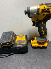 DeWalt 12V 1/4" Impact Driver W/2 Batteries M-(DCF801)