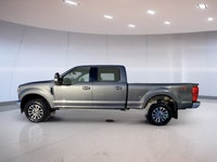 // EXCELLENT CONDITION! // Meet the 2022 Ford Super Duty F-350 SRW Lariat, now offered at Centennial... (image 7)