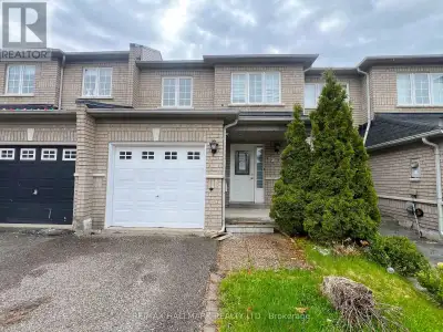 Welcome to 33 Lodgeway Dr! Located in a Highly Desirable and Family-Friendly Neighbourhood, This Bri...