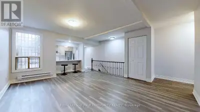 Spacious, 2 Bedroom, Fully Renovated Apartment In King West, Updated Kitchen, Updated Bathroom, Upda...