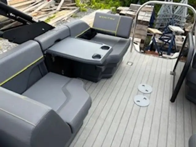 2025 Manitou Cruise 24 Switchback in Powerboats & Motorboats in Trenton - Image 5