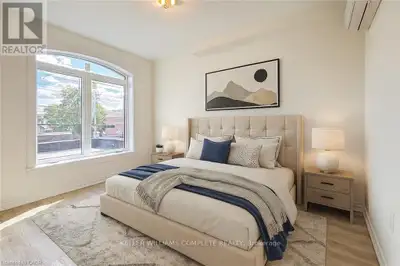 Welcome to 76 Wentworth Street South, a beautifully updated second-level one-bedroom unit features c...