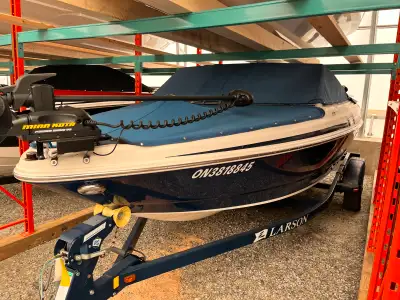 Great boat to get out in the water in the heat! Includes: trailer trolling motor snap in carpet