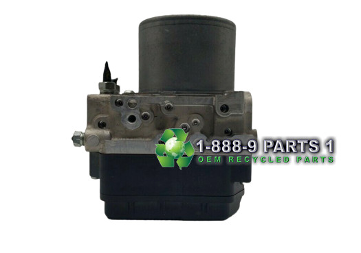 ABS Anti-Brake Pump w/Module Toyota Sienna 2015-2020 OEM in Other Parts & Accessories in Hamilton - Image 2