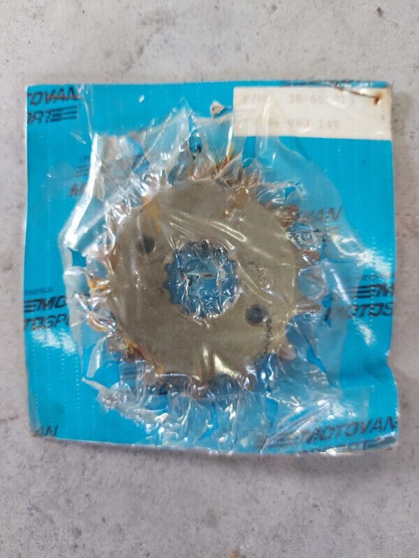 Kawasaki Front Sprocket in Motorcycle Parts & Accessories in Bedford