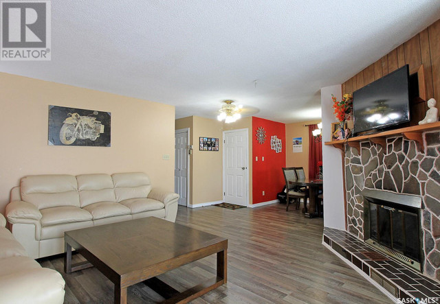 32 Clarke AVENUE Yorkton, Saskatchewan in Houses for Sale in Regina - Image 4