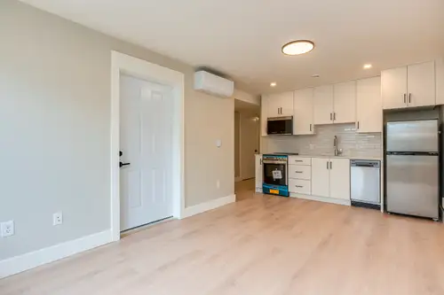 Available Now! Location: 2-72 Colonial Crescent, Halifax NS, B3R 0H8 Rental Details Monthly Rent: $1...