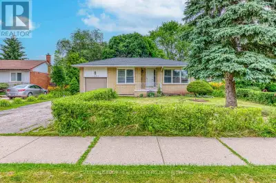 Beautiful Detached 3+2 Bungalow In A Hight Demand, Family Friendly College Park Neighbourhood. Renov...